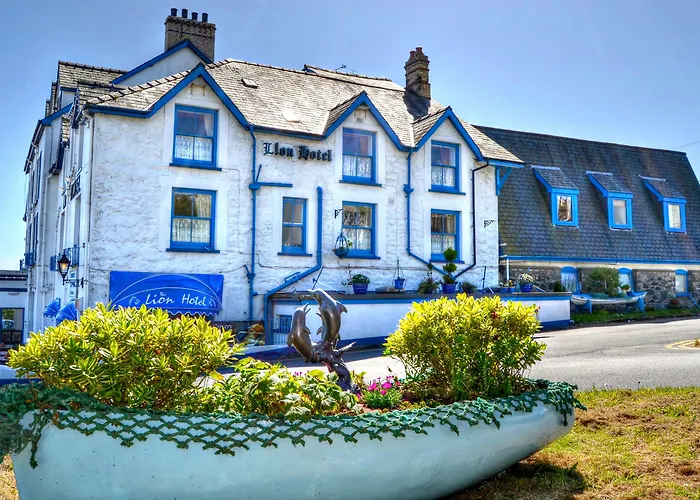 Lion Hotel & Studio Apartments Criccieth