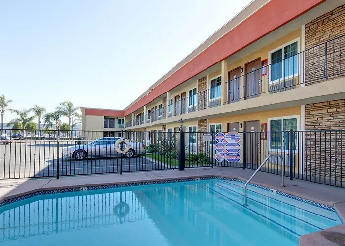 Ontario Inn & Suites Montclair