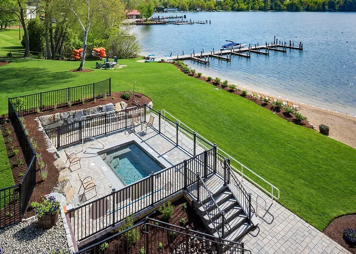 Center Harbor Inn