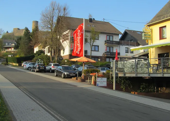 Hotel Zur Burg Nuerburg Large Car Park Nürburg