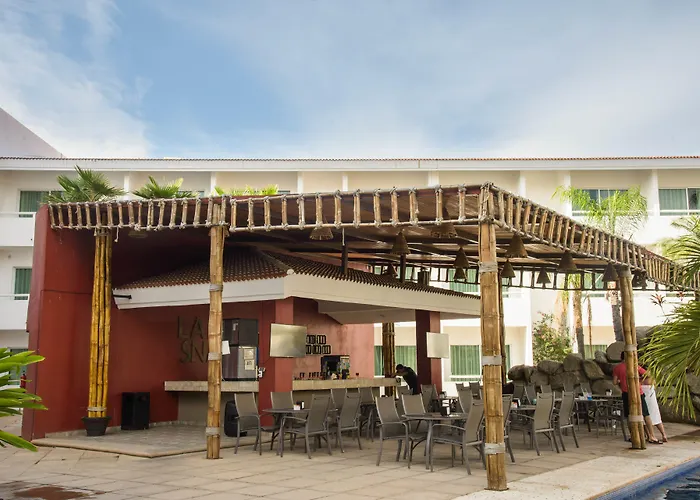 La Isla Huatulco Hotel