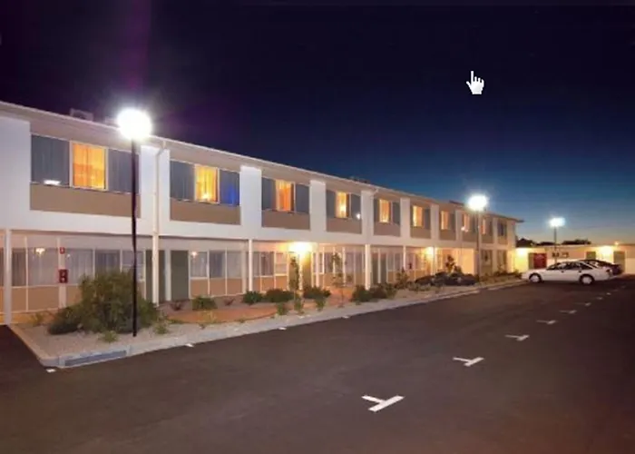 Edgewater Hotel Devonport