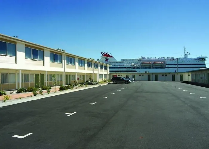 Edgewater Hotel Devonport