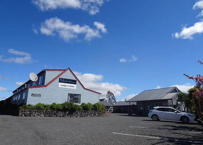 Adventure Lodge And Motels And Tongariro Crossing Track Transport National Park