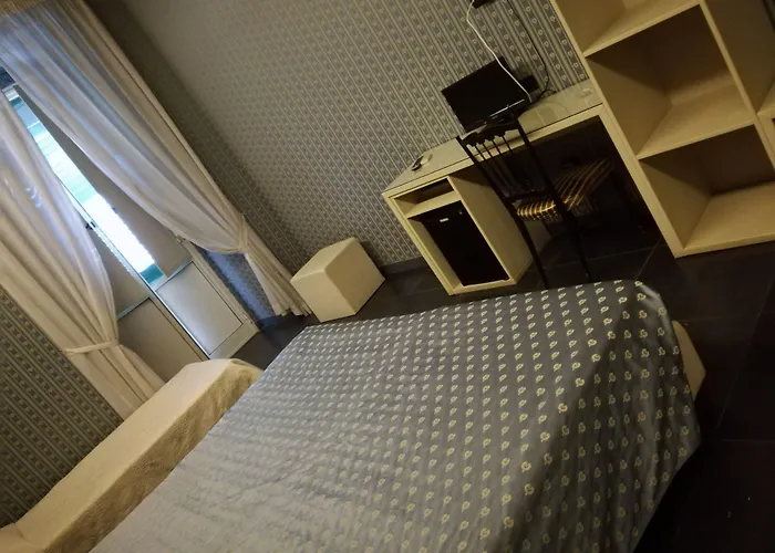 Hotel Guiren Dal 1959 Nápoles