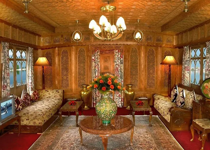 Welcomheritage Gurkha Houseboats Srinagar 