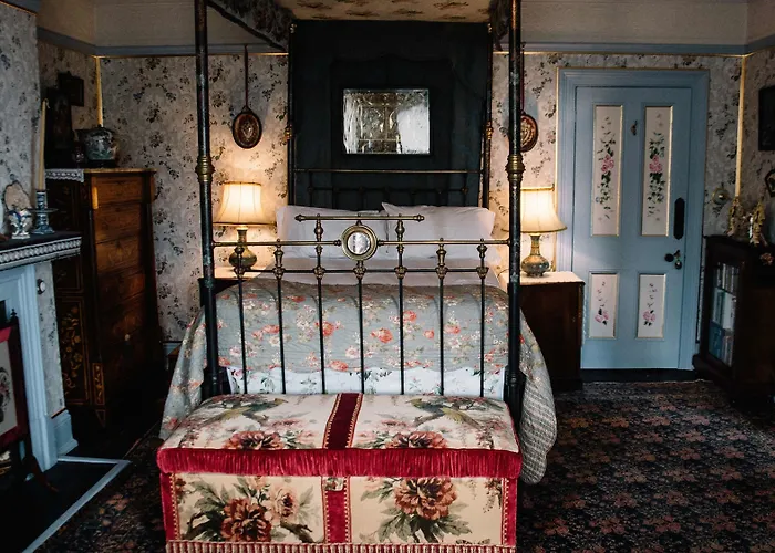 St Benedict - Victorian Bed And Breakfast Hastings