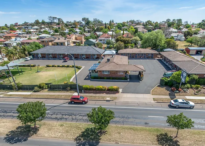 Cadman Motor Inn And Apartments Tamworth