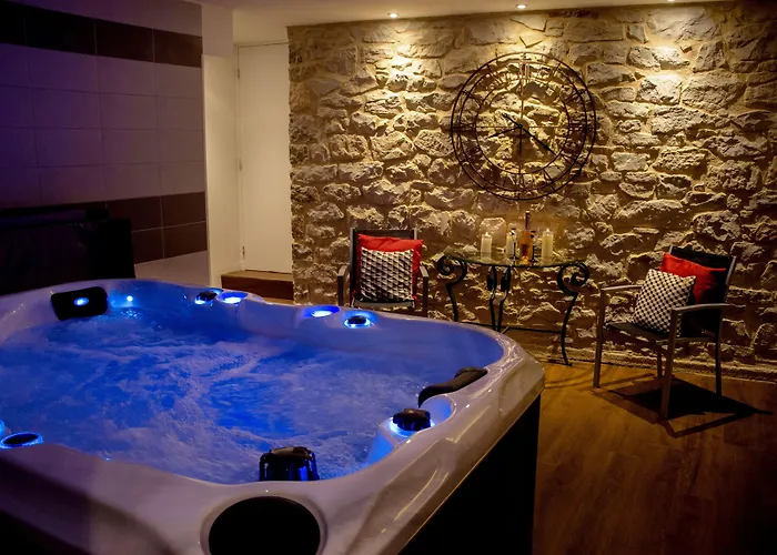 Logis Hotel Aux Berges De L'Aveyron Onet-le-Chateau