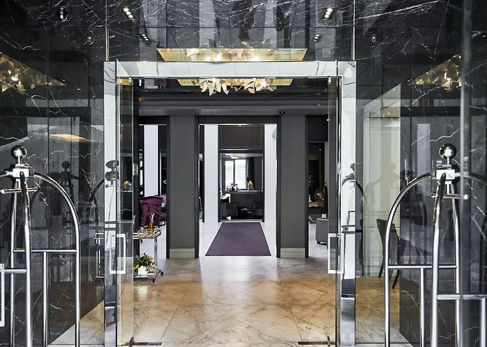 Queen Victoria Hotel By Newmark Le Cap