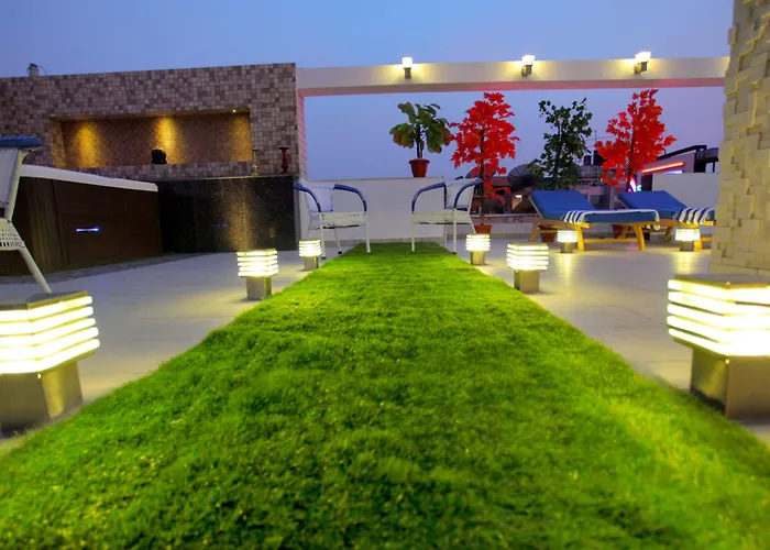 The Pearl Hotel New Delhi