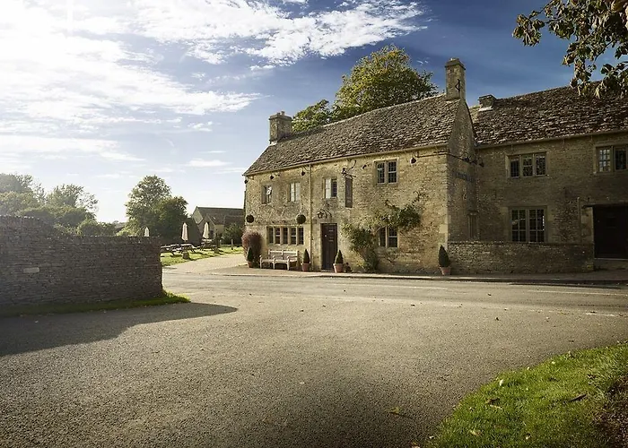 The Masons Arms Hotel Cirencester