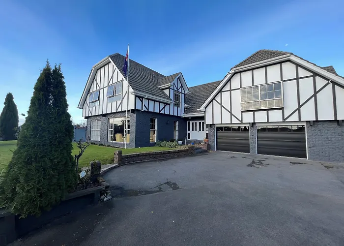 Tudor Manor Bed & Breakfast Paraparaumu