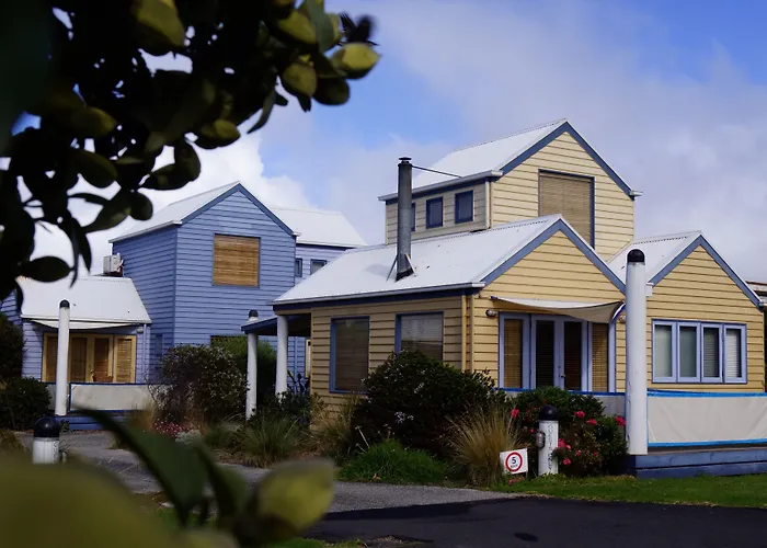 Rayville Boat Houses Apollo Bay