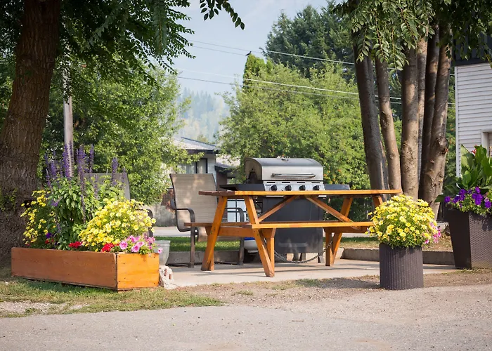 Red Tree Lodge Fernie