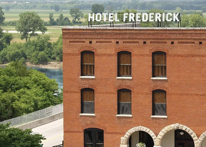 Hotel Frederick Boonville