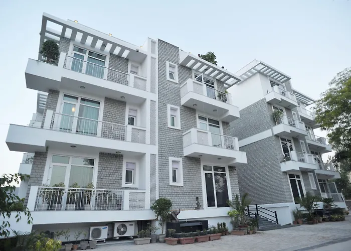 Mantra Amaltas Hotel New Delhi
