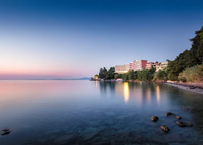 Oasis Hotel Perama 