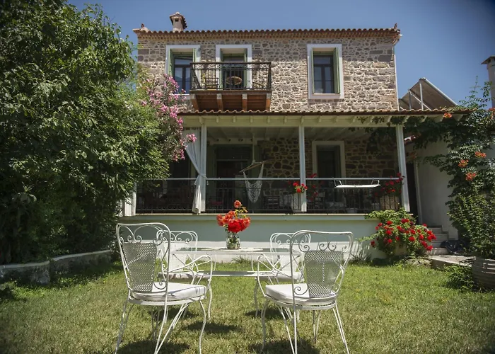 Archontiko Petras 1821 Otel