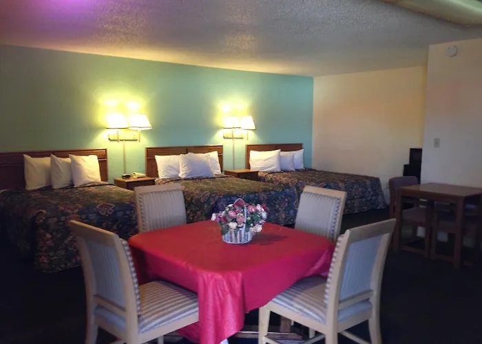 Super 7 Inn-Siloam Springs