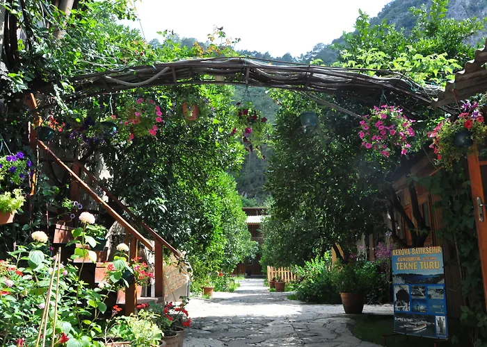Turkmen Tree Houses Olimpos