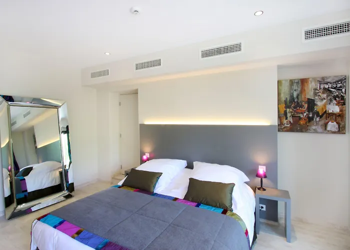 Hotel Les Deux Garcons Aix-en-Provence