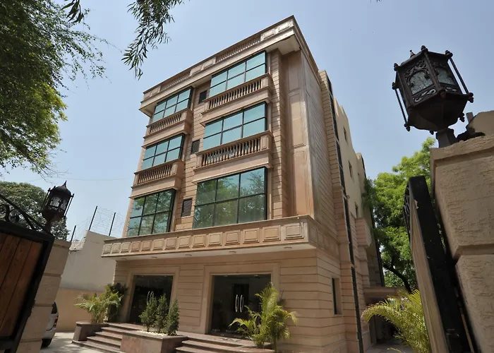 Hotel Emarald, New Delhi