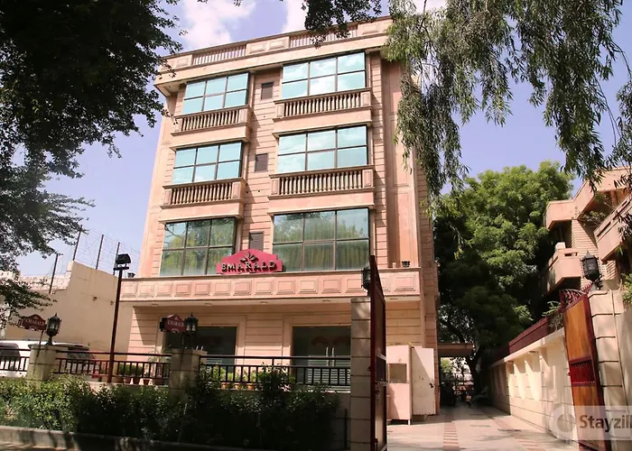 Hotel Emarald, New Delhi