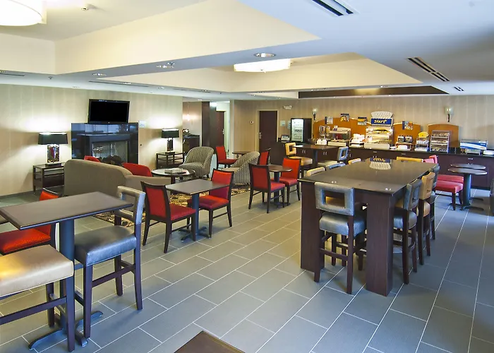 Holiday Inn Express & Suites Jackson/Pearl International Airport