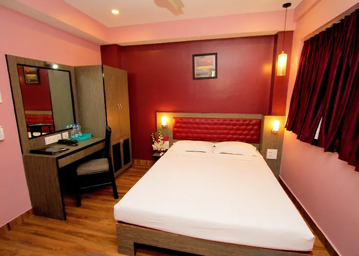 Hotel Crestwood Kolkata