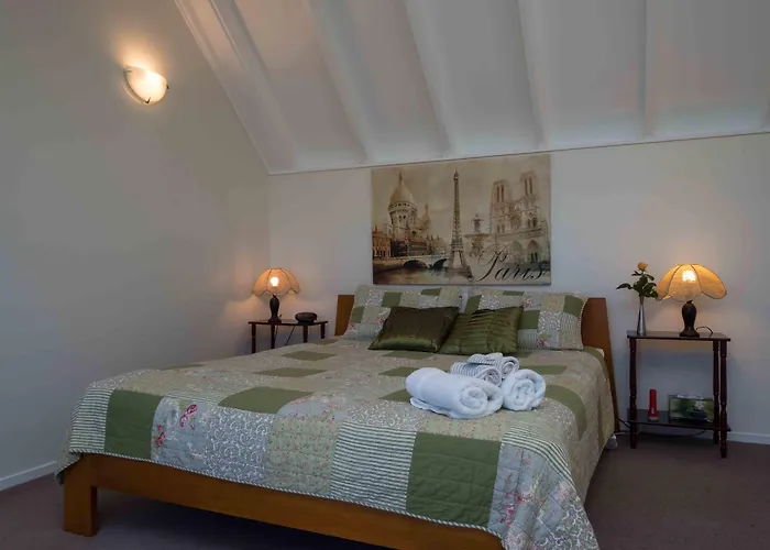 By The Bay Beachfront Apartments Mangonui