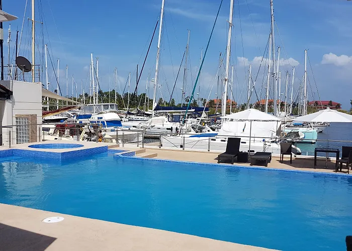 Marina Hotel At Shelter Bay Colon