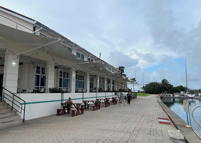 Marina Hotel At Shelter Bay Colon