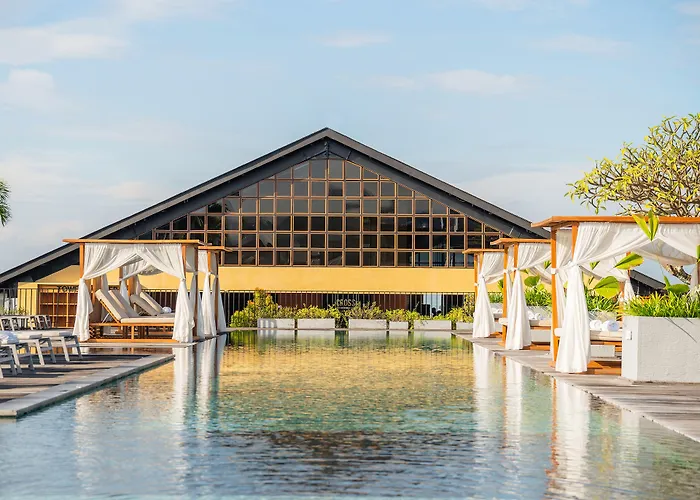 Hotel Cross Paasha Bali Seminyak