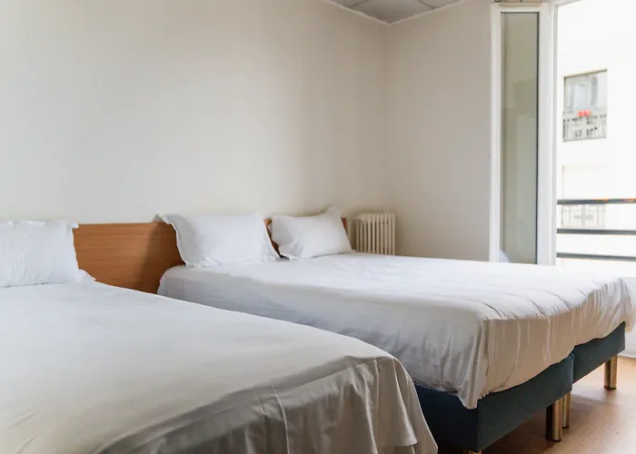 Hotel Au Cadran Bleu à Levallois-Perret