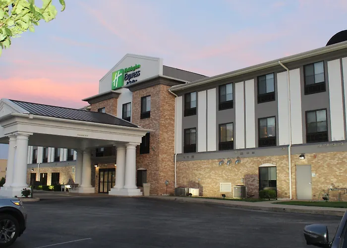 Holiday Inn Express & Suites Greenfield By Ihg