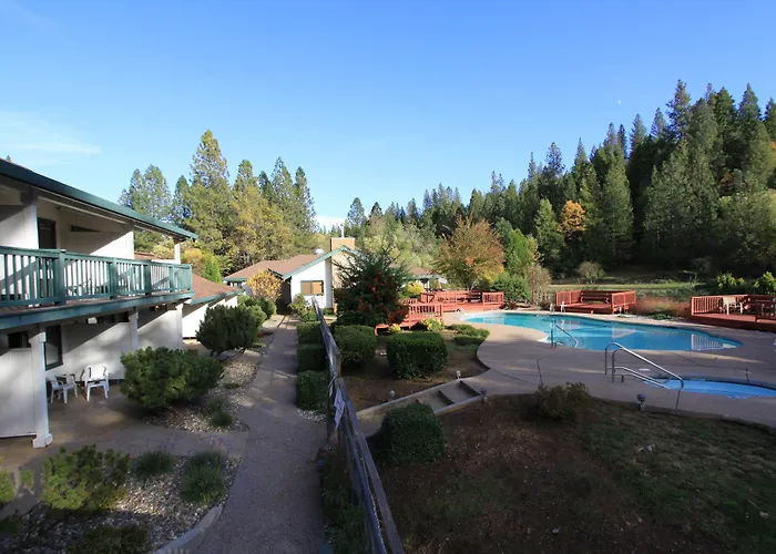 Pioneer Inn & Suites Volcano