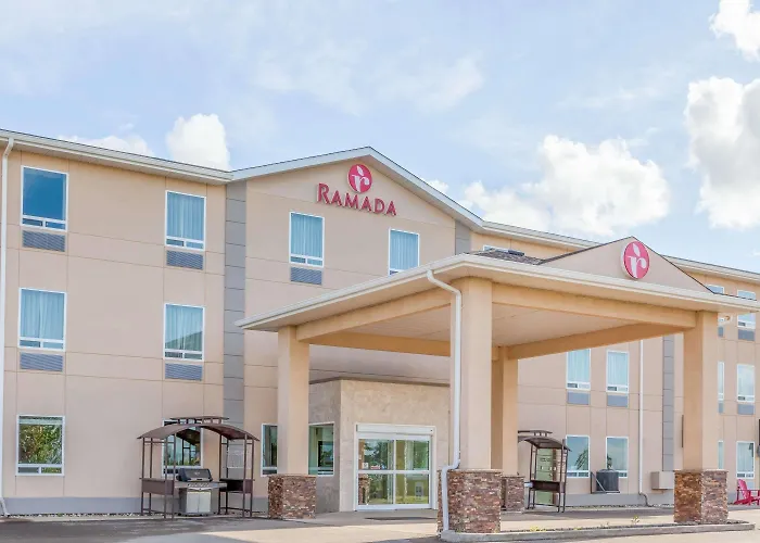 Ramada By Wyndham Carlyle Hotel