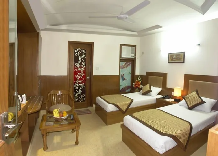 Hotel Apra Deluxe New Delhi