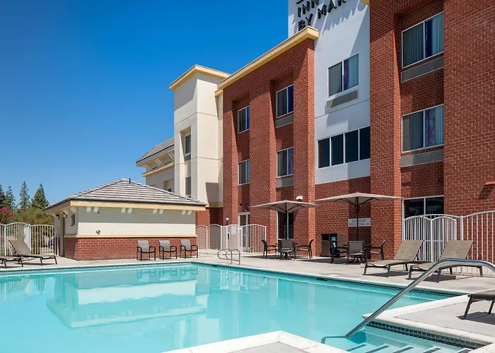 Fairfield Inn & Suites By Marriott Visalia Tulare