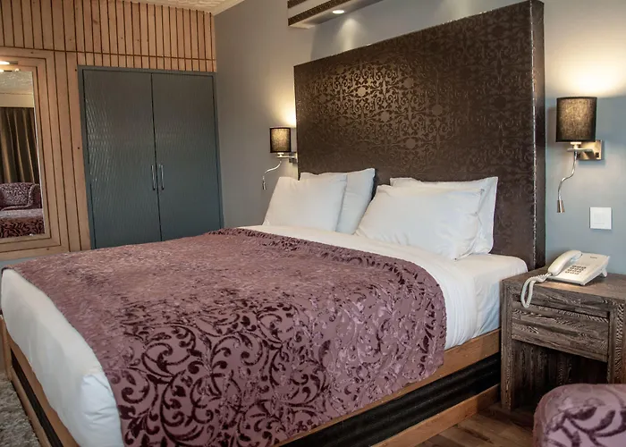Hotel Ahdoos Srinagar 