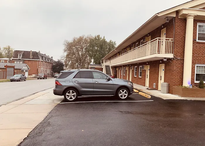 Red Carpet Inn - Norristown