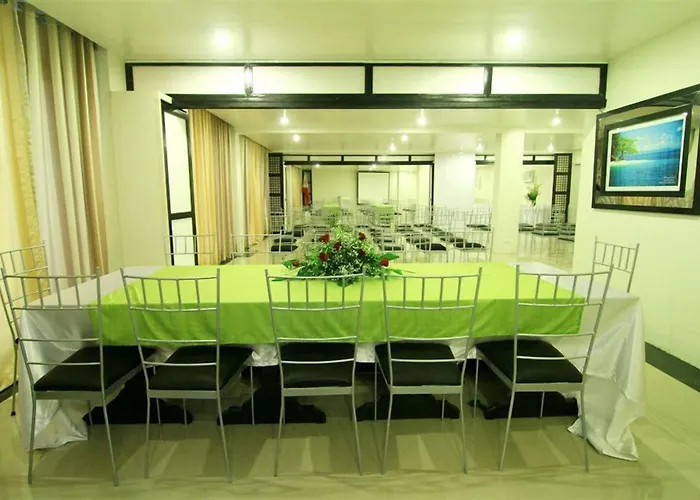 Urban Manor Hotel Roxas City