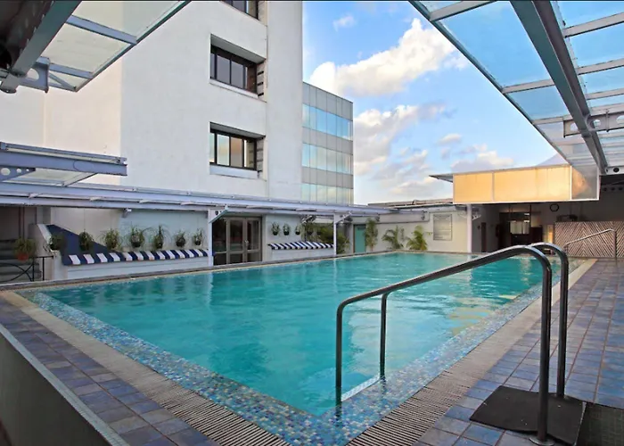 Hotel Aurora Towers Pune