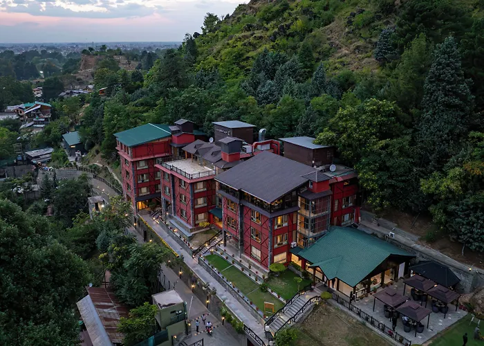 Golden Tulip Srinagar Hotel