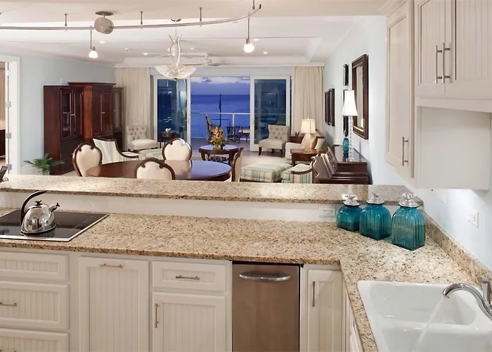 Caribbean Club Boutique Hotel, Grand Cayman Seven Mile Beach