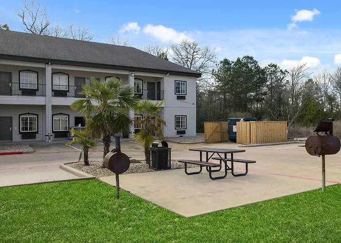 Super 8 By Wyndham Carthage Tx Hotel