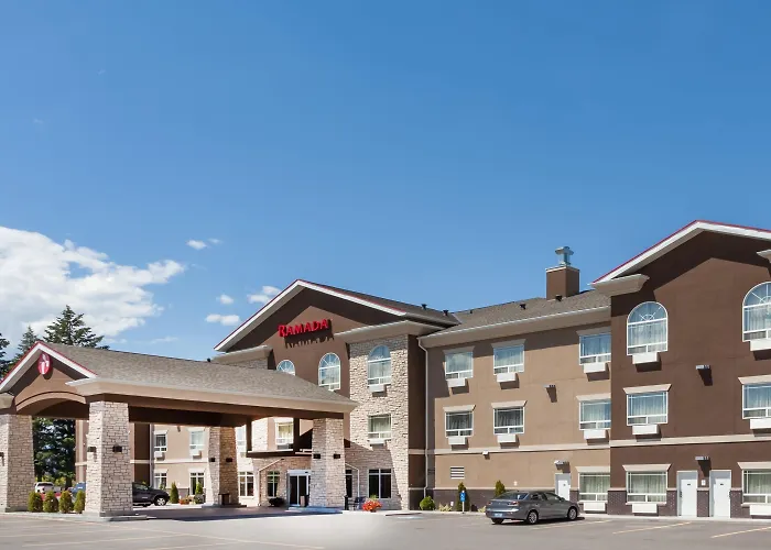 Ramada By Wyndham Creston Hotel