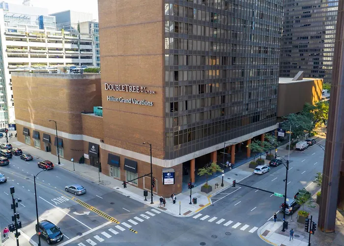 Doubletree By Hilton Chicago Magnificent Mile Hotel