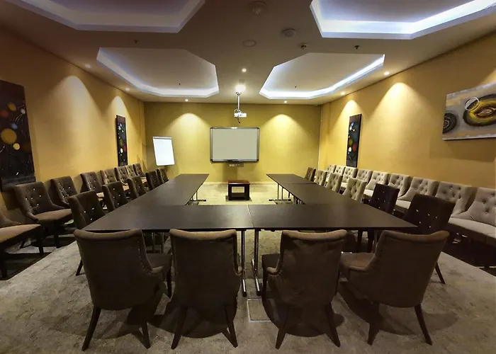 Signature Hotel Al Barsha Dubái